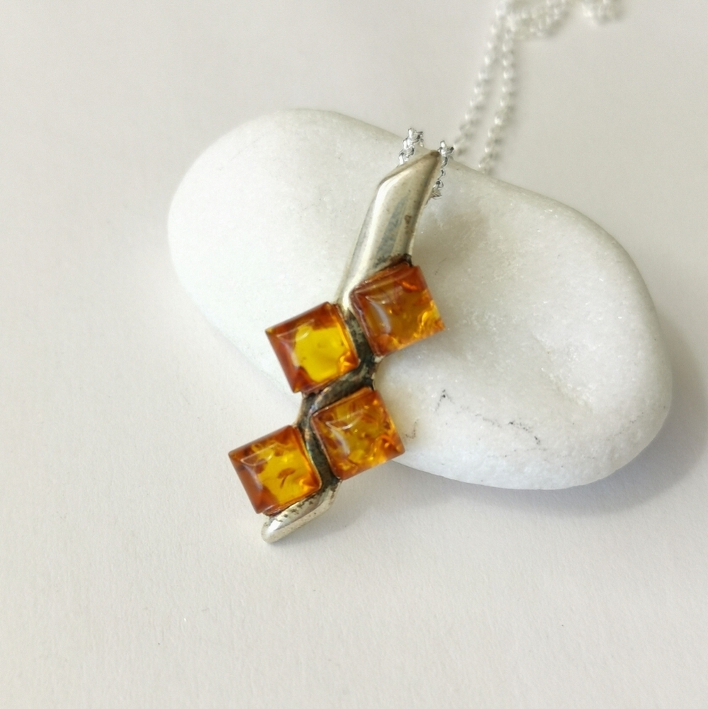 Baltic Amber sterling silver pendant necklace 🆕